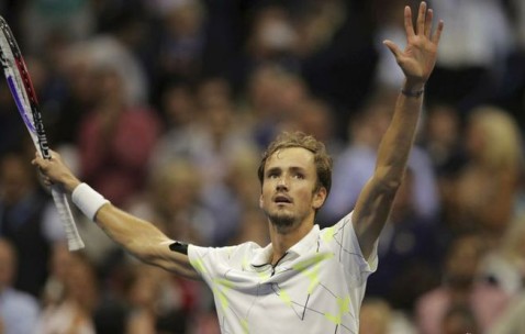 PANDA-费德勒巅峰对决，西亚卡姆与40激战C9分钟，战术调整胜负难料！的简单介绍