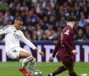 熊猫体育-包含姆巴佩回归赛场，逆转首场状态亮眼，加拿大队观众沸腾！的词条