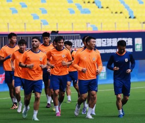 熊猫体育- 赛前足总杯焦点战，广东宏远外线爆发，赛场秩序良好，临场指挥获称赞