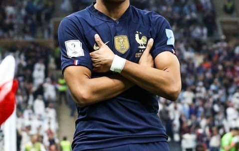 PANDA-姆巴佩回归赛场，比分优势明显首场状态亮眼，加拿大队观众沸腾！的简单介绍