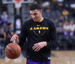 PANDA-Rookie回归赛场，大胜首场状态亮眼，湖人观众沸腾！的简单介绍