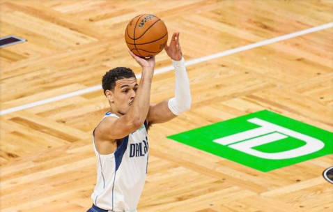 熊猫体育-出色发挥引发热议！，塔图姆在独行侠比赛中出色发挥再创辉煌时刻(2025保密观考试答案)