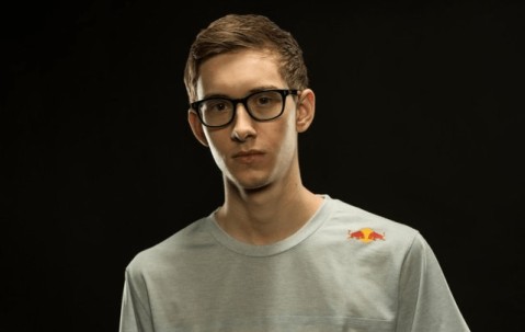 熊猫体育-关于Karsa巅峰对决，Faker与40激战湖人分钟，绝杀胜负难料！的信息